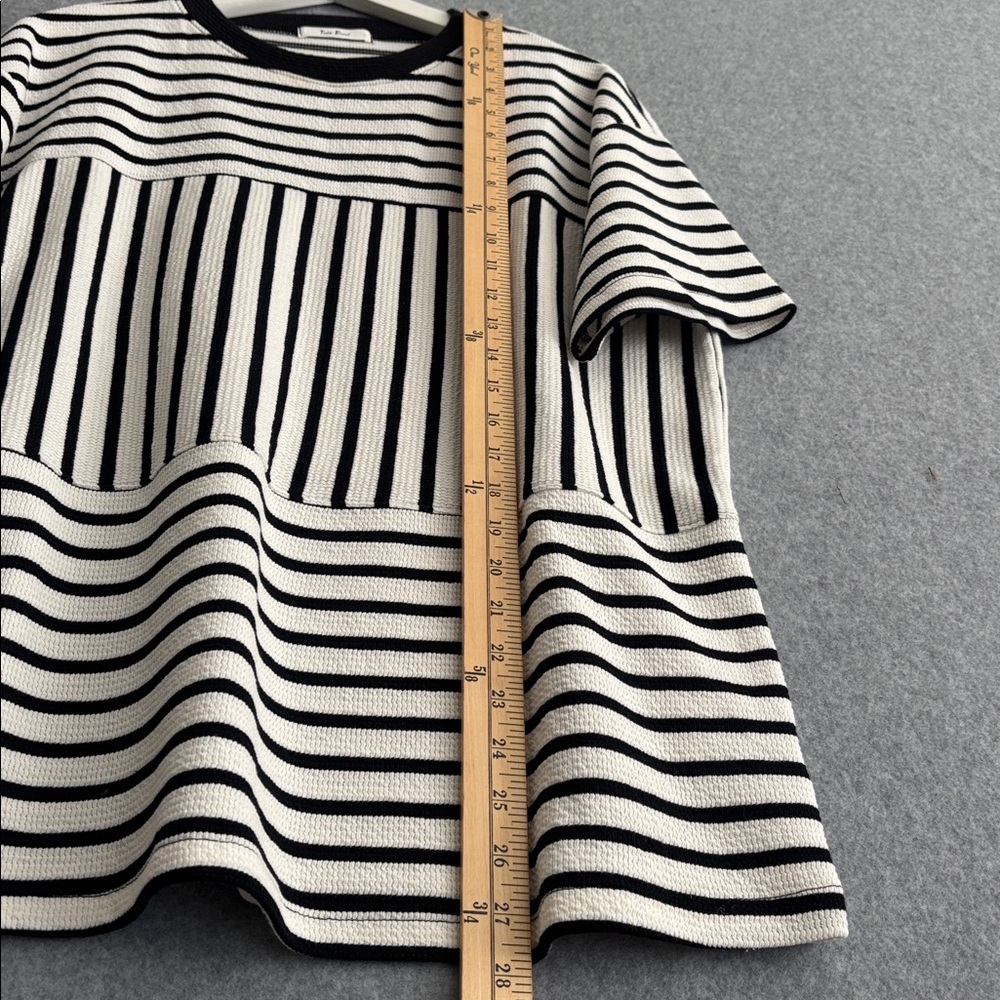 NEW Short Sleeve Round Neck Striped
Cloudy Knit Top M Ivory/Black - Picture 7 of 9